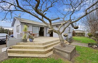 15B Ngahu Street, Fairy Springs