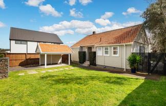 9 Range View Road, Mount Albert