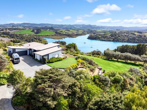 37 Brick Bay Drive, Sandspit