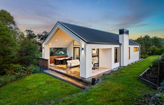 8 Collings Drive, Lucas Heights