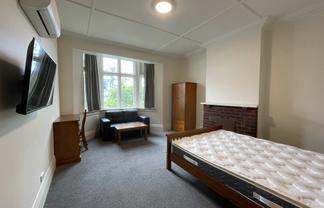 Room 2 / 9 Union Street West, North Dunedin