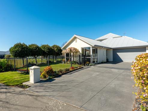 15 Becmead Drive, Harewood
