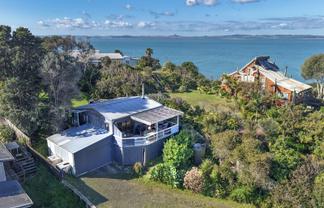 6569 Pouto Road, Pouto