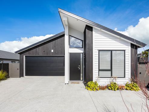 39 Matahae Crescent, Wainui