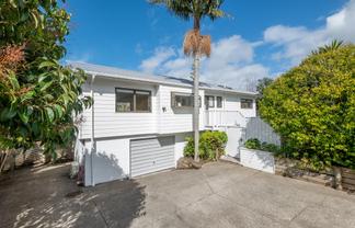42B Glamorgan Drive, Torbay