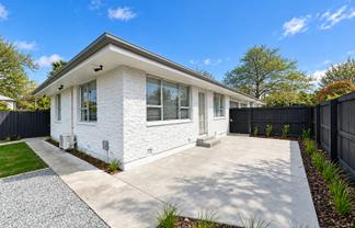 2/4 Grove Road, Addington