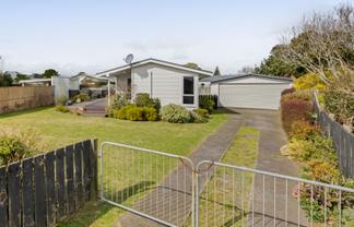 8 Hughson Place, Opunake