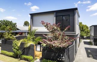8A Edgar Pearce Place, Howick