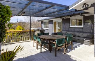 10 Armstrong Grove, Hilltop