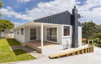 100 South Road, Blagdon