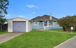 12 Holland Crescent, Bulls