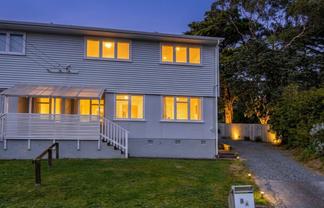 8A Devon Place, Cannons Creek