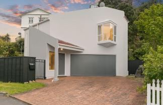5 Erskine Close, Island Bay