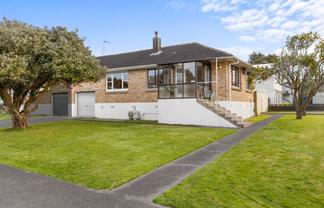 11/17 Kings Road, Panmure