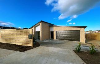 49 Surf View Crescent, Red Beach
