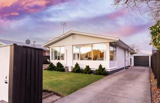 2/4 Lansbury Avenue, Strowan