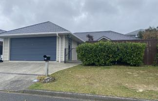 12 McEwen Crescent, Riverstone Terraces