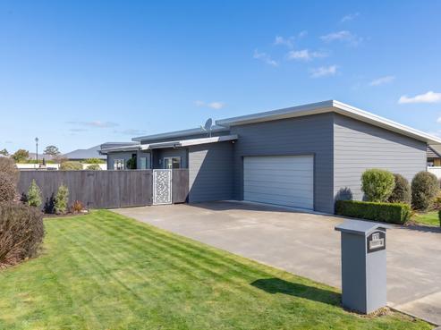 110 Solway Crescent, Solway