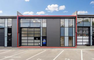 RARE VACANCY - WAREHOUSE / SHOWROOM WITH POWER
