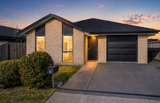4 Shrimpton Avenue, Ravenswood