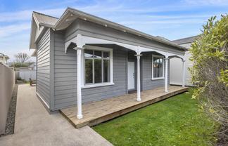 77 Albert Street, Saint Clair