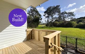 4/8 Lowtherhurst Road, Massey