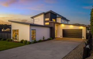 17 John Burke Drive, Aotea