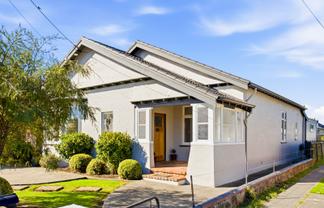 55 Hargest Crescent, Saint Kilda