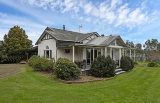  375 Whitford Road, Whitford