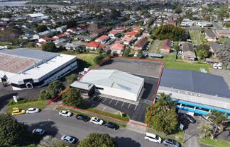 Freshly renovated Mt Wellington warehouse + yard