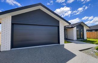 12 Hanworth Road, Richmond