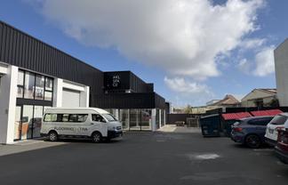 Premium Lunn Avenue Showroom and Warehouse