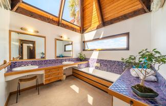 7 Coach Lane, Belmont