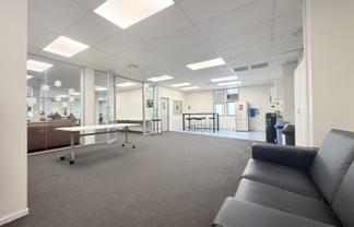 Modern Level 2 Office | 198 m2