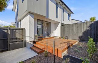 106 Wildberry Street, Woolston