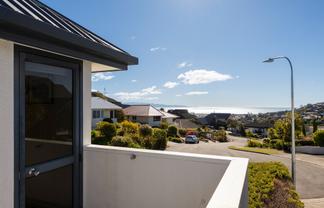 18 Leach Place , Enner Glynn