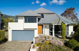 18 Leach Place , Enner Glynn