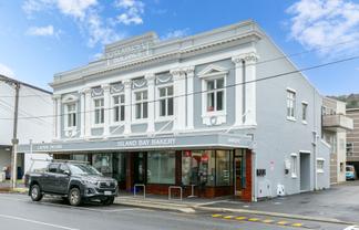 121D The Parade, Island Bay
