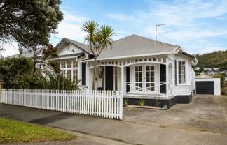 202 Clyde Street, Island Bay
