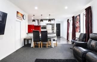 1/61 Cabourne Drive, Glenview