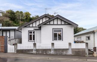 9 Chaucer Road South, Hospital Hill