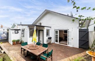 9 Chaucer Road South, Hospital Hill