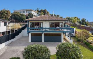 32 Haseler Crescent, Mellons Bay