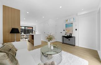 4/525 Massey Road, Mangere
