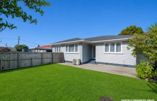 135 Clevedon Road, Papakura