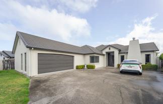 18 Darjon Drive, Huntington