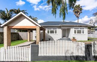 2 Aliford Avenue, One Tree Hill