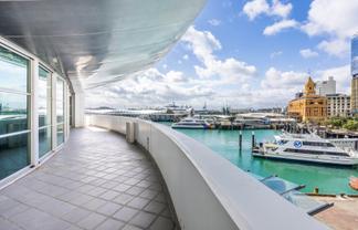 Waterfront Office with Private Deck | 377m2 + 98m2