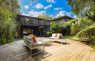 164 Woodlands Park Road, Titirangi