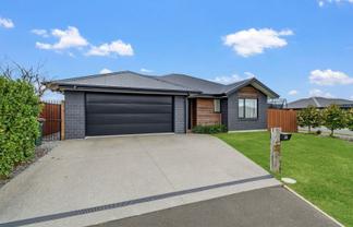 93 Sunline Avenue, Lincoln